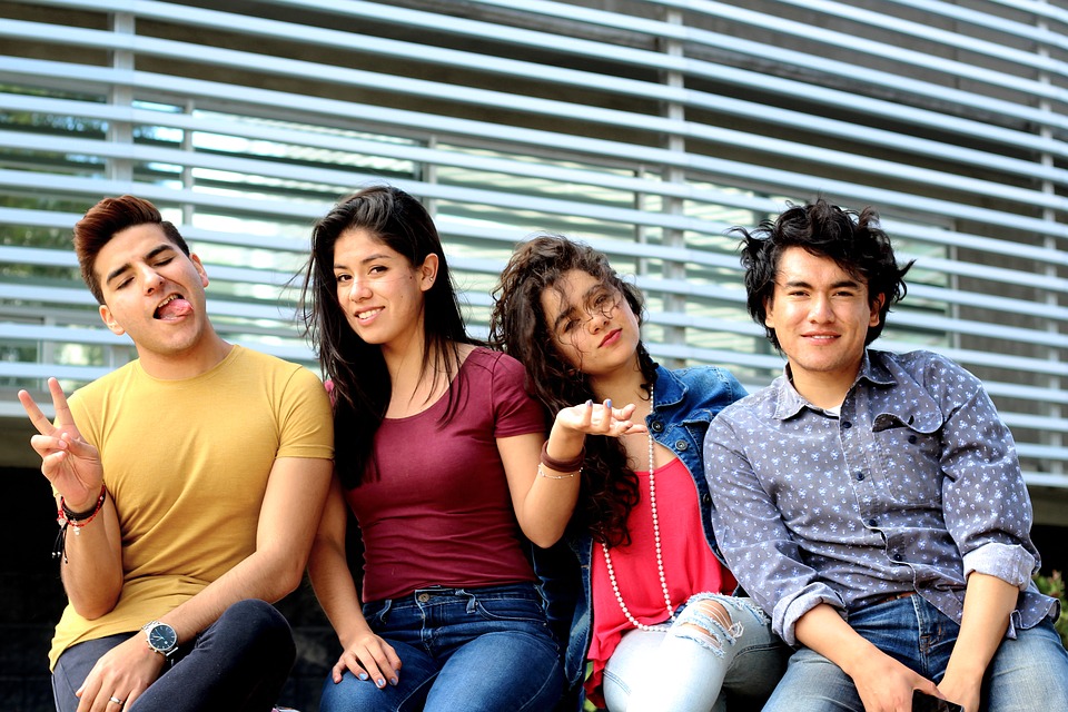 in the united states there are currently million young people (15 to years old), and they represent 13% of the total population of the country, juventud latina